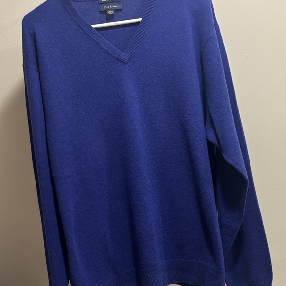 Club Room Men's Deep Blue 100% cashmere V-Neck Sweater - Picture 1 of 3